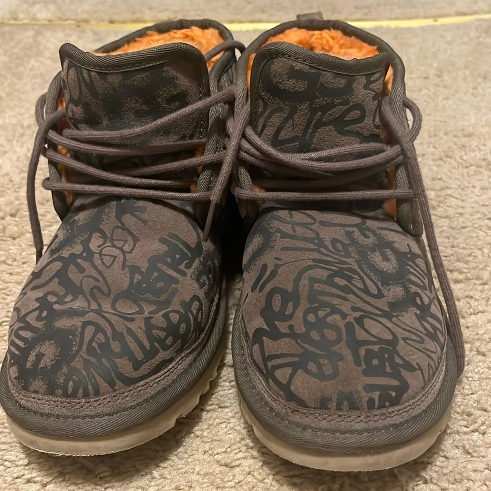 Selling UGG Neumel Street Graffiti Boots Slate Womens Size 10
